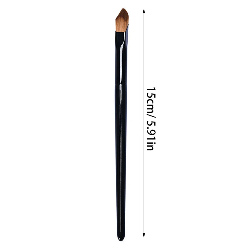 Angled Highlighter & Contour Makeup Brush – Synthetic Hair
